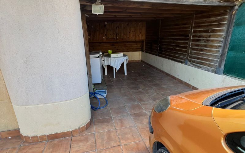 PLANTA BAJA EN SES PAISSES CON TERRAZA , JARDÍN Y PARKING