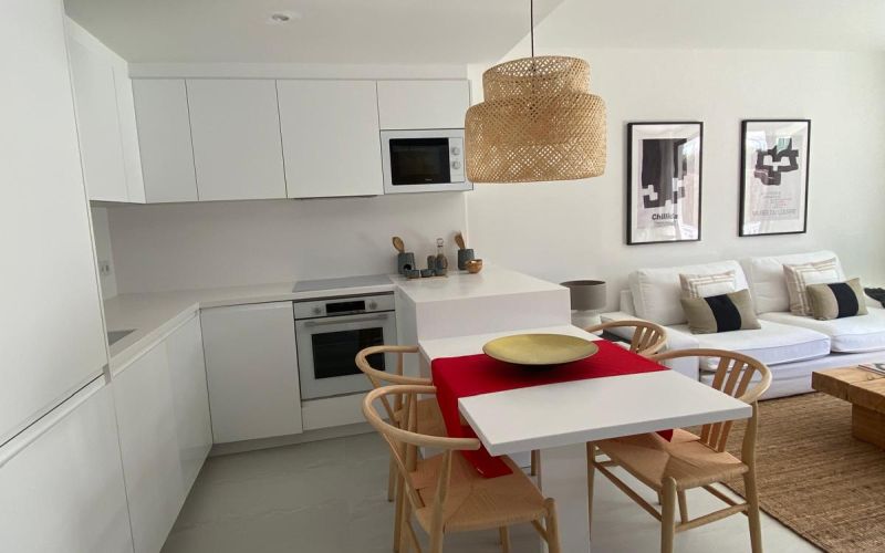 PRECIOSA PLANTA BAJA CERCA DE LA PLAYA DE 2 HABITACIONES CON PARKIG Y TRASTERO