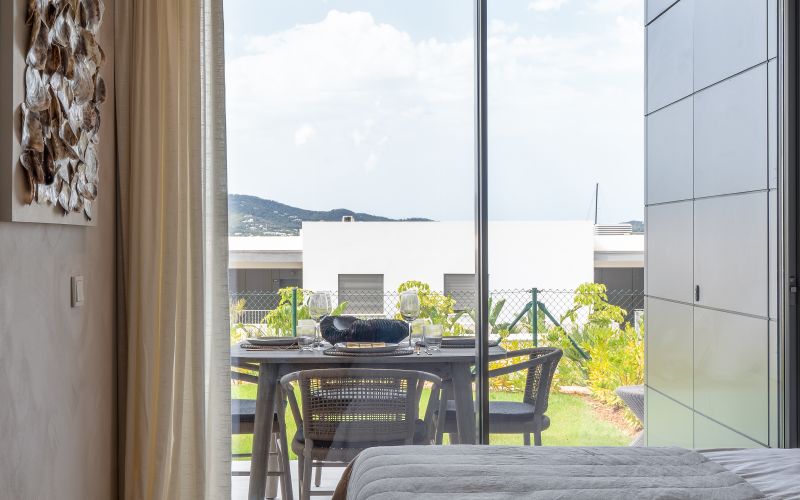 PLANTA BAJA CON JARDÍN EN CALA GRACIO