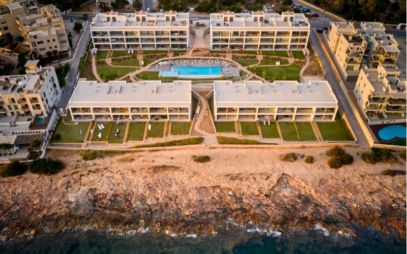 PLANTA BAJA CON JARDÍN EN CALA GRACIO