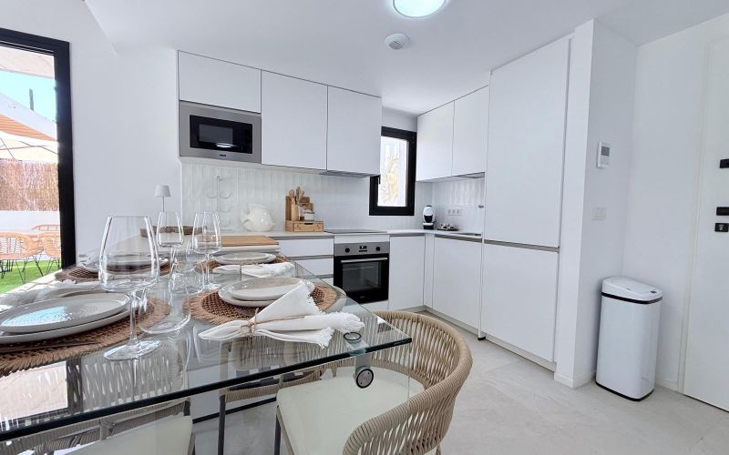 ESPECTACULAR PLANTA BAJA CERCA DE LA PLAYA