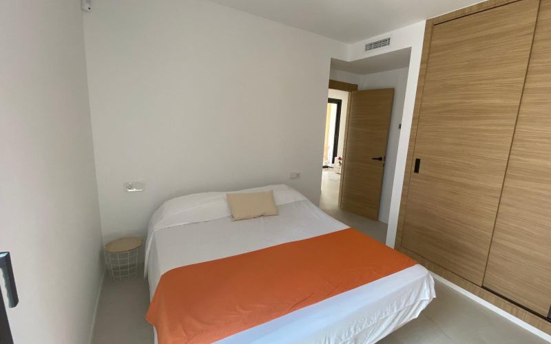 PLANTA BAJA  A ESTRENAR MUY CERCA  DE LA PLAYA