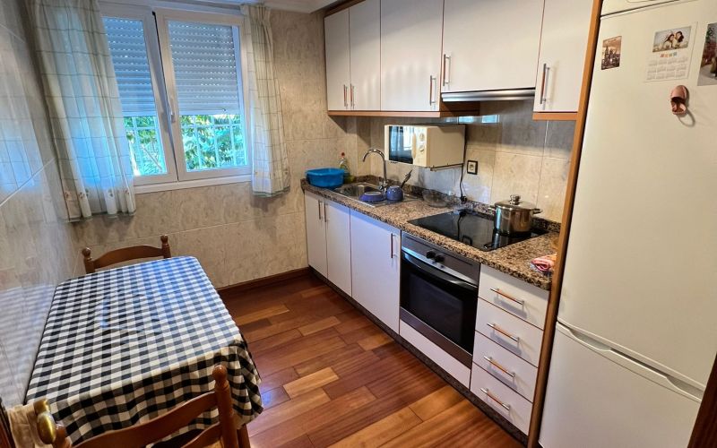 PLANTA BAJA EN SES PAISSES CON TERRAZA , JARDÍN Y PARKING