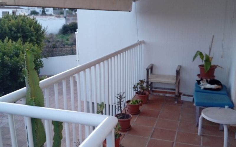 PAREADO DE 3 HABITACIONES CON SOLARIUM EN EL CENTRO DE SAN JOSÉ PUEBLO