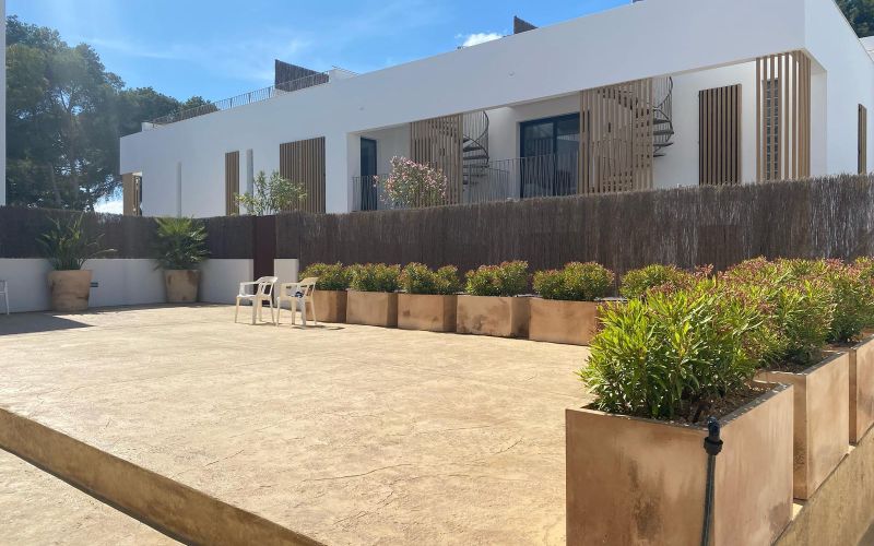 PLANTA BAJA  A ESTRENAR MUY CERCA  DE LA PLAYA