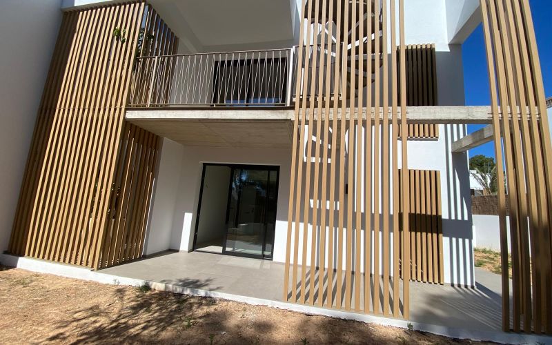 PLANTA BAJA  A ESTRENAR MUY CERCA  DE LA PLAYA