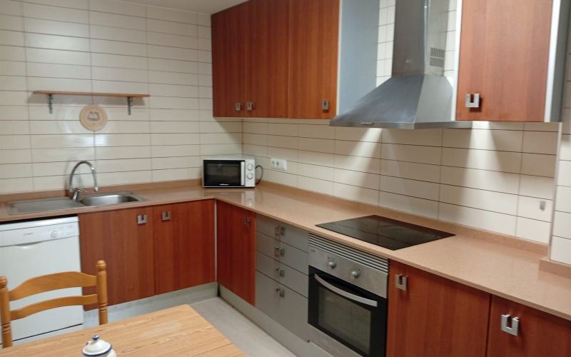 PAREADO DE 3 HABITACIONES CON SOLARIUM EN EL CENTRO DE SAN JOSÉ PUEBLO