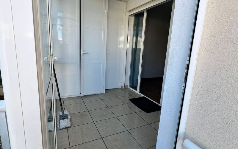 PLANTA BAJA EN SES PAISSES CON TERRAZA , JARDÍN Y PARKING